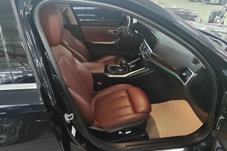 Used BMW 3 Series 2022 325Li M Sport Package Right Front Seat