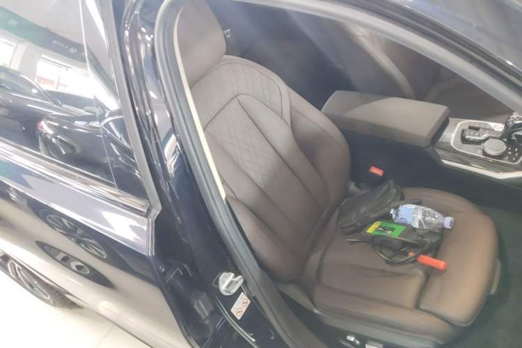 Used BMW 3 Series 2022 325Li M Sport Package Right Front Seat
