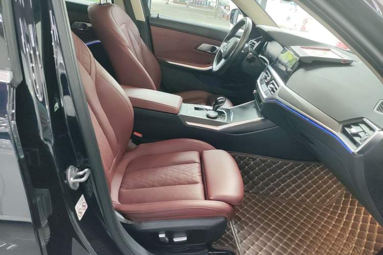 Used BMW 3 Series 2022 325i M Sport Package Right Front Seat