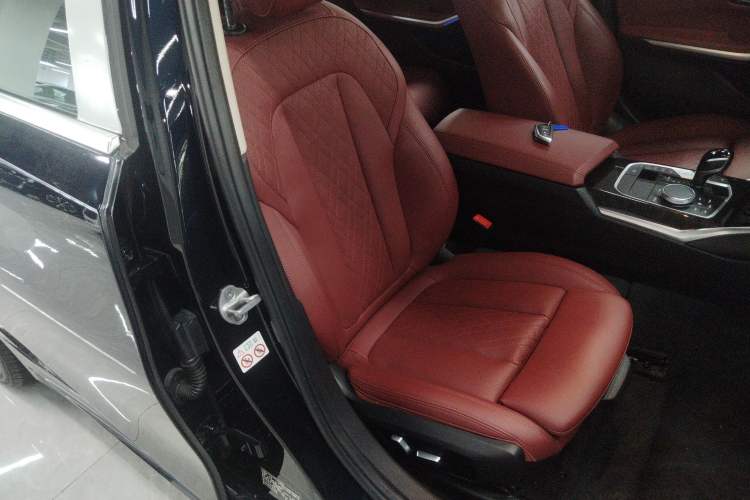 Used BMW 3 Series 2022 325Li M Sport Package Right Front Seat