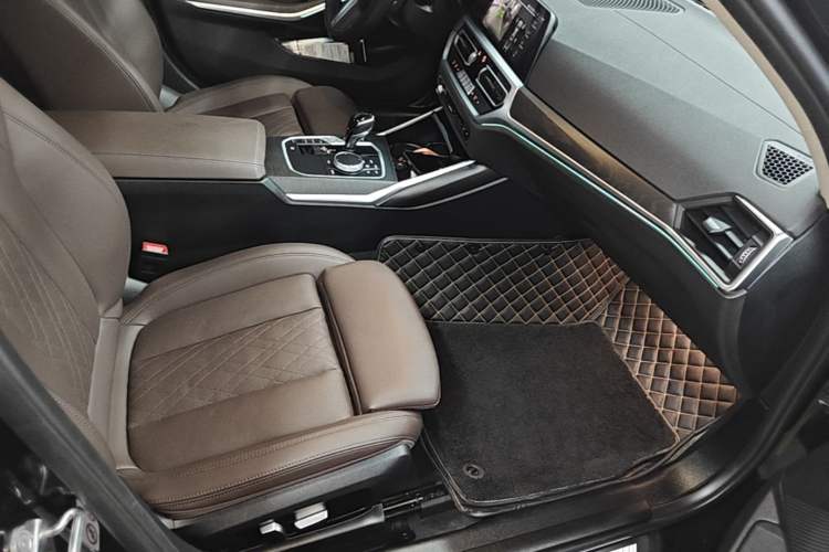 Used BMW 3 Series 2022 Updated 325i M Sport Package Right Front Seat