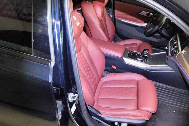 Used BMW 3 Series 2022 Restyled 330Li xDrive M Sport Night Edition Package Right Front Seat