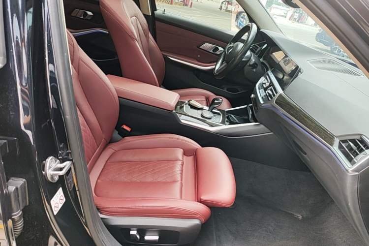 Used BMW 3 Series 2022 325Li M Sport Package Right Front Seat