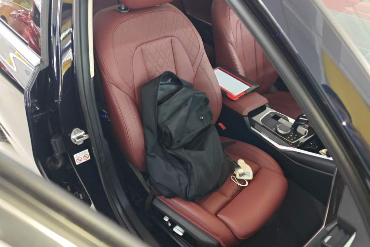 Used BMW 3 Series 2022 325Li M Sport Package Right Front Seat