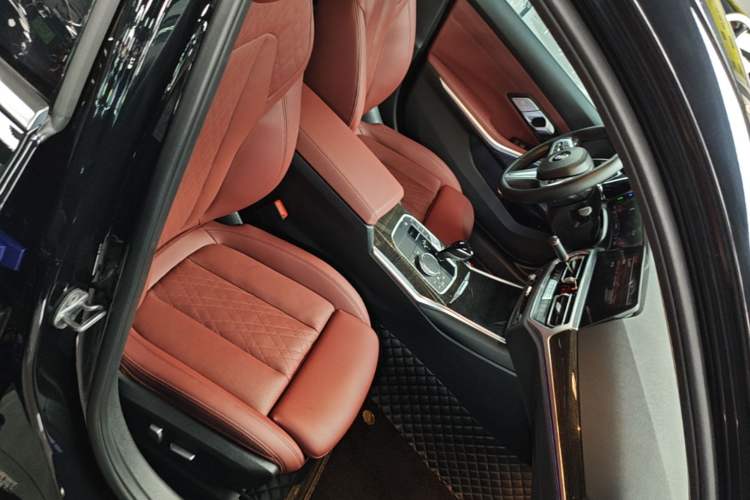 Used BMW 3 Series 2022 325Li M Sport Package Right Front Seat