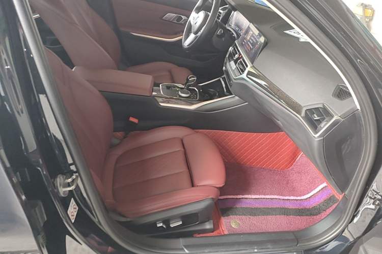 Used BMW 3 Series 2022 325Li M Sport Package Right Front Seat