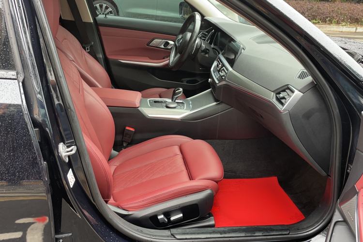 Used BMW 3 Series 2022 325i M Sport Night Edition Package Right Front Seat