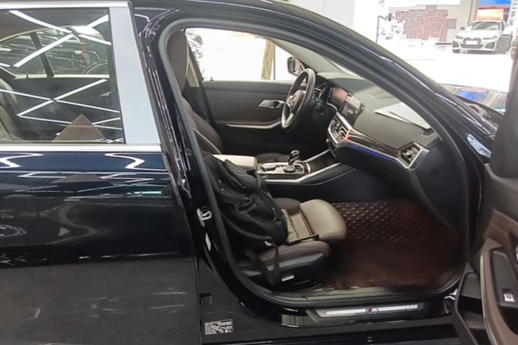 Used BMW 3 Series 2022 325Li M Sport Package Right Front Seat
