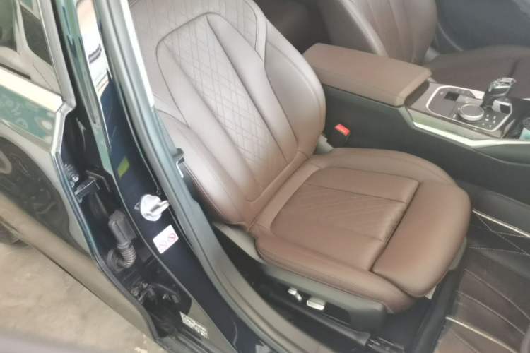 Used BMW 3 Series 2022 325Li M Sport Package Right Front Seat