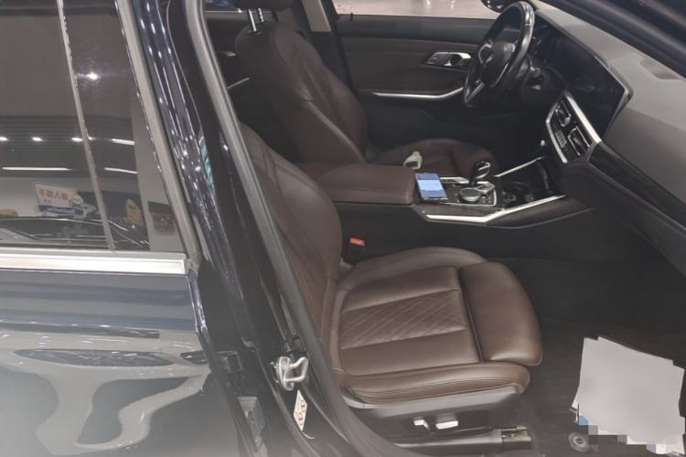 Used BMW 3 Series 2022 Restyled 325Li xDrive M Sport Package Right Front Seat