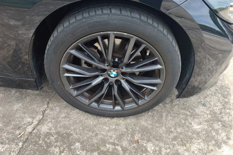 Used BMW 3 Series 2022 Revised 325i M Sport Night Edition Package Right Front Wheel Hub