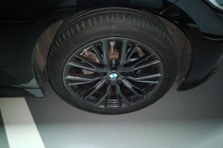 Used BMW 3 Series 2022 325i M Sport Night Edition Package Right Front Wheel Hub