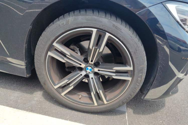 Used BMW 3 Series 2022 Updated 325i M Sport Package Right Front Wheel Hub