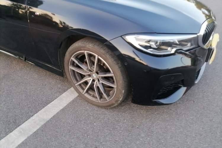 Used BMW 3 Series 2022 Updated 325Li M Sport Package Right Front Wheel Hub