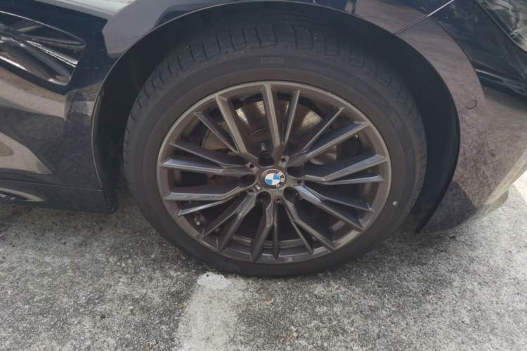 Used BMW 3 Series 2022 325i M Sport Night Edition Package Right Front Wheel Hub