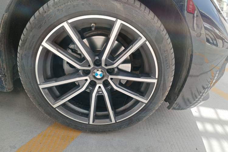 Used BMW 3 Series 2022 Updated 325Li M Sport Package Right Front Wheel Hub