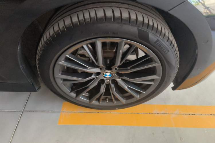 Used BMW 3 Series 2022 Restyled 325Li M Sport Night Edition Package Right Front Wheel Hub