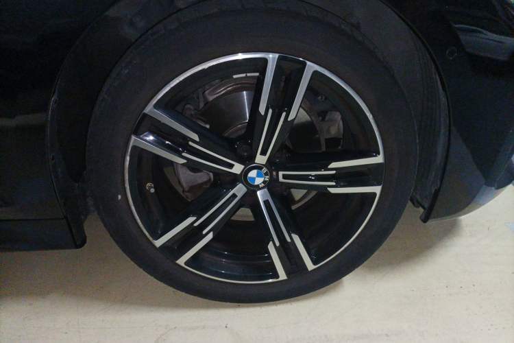 Used BMW 3 Series 2022 Updated 325i M Sport Package Right Front Wheel Hub