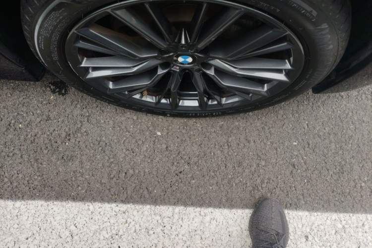 Used BMW 3 Series 2022 325i M Sport Night Edition Package Right Front Wheel Hub