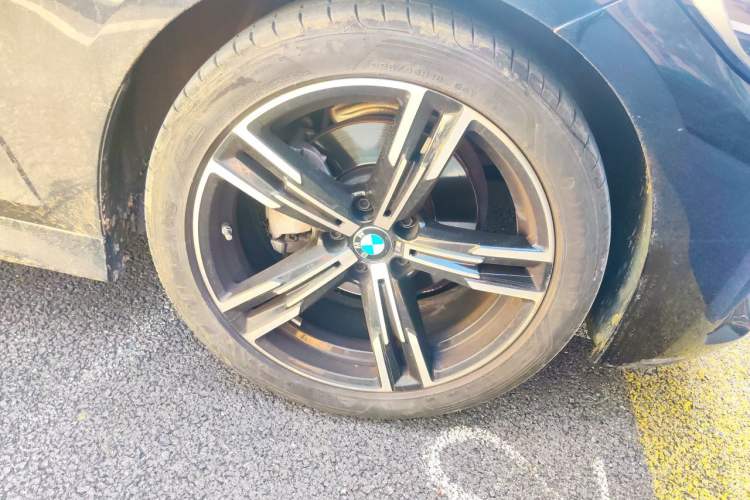 Used BMW 3 Series 2022 325i M Sport Package Right Front Wheel Hub