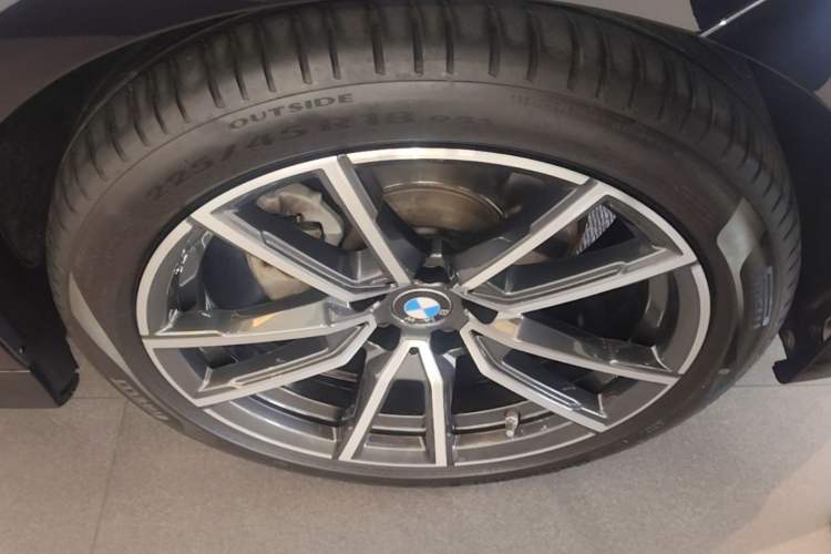 Used BMW 3 Series 2022 325Li xDrive M Sport Package Right Front Wheel Hub