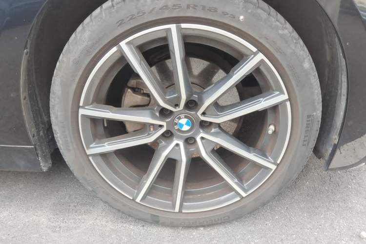 Used BMW 3 Series 2022 325Li M Sport Package Right Front Wheel Hub