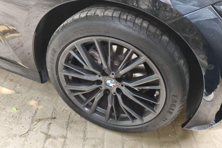 Used BMW 3 Series 2022 325Li M Sport Night Edition Package Right Front Wheel Hub