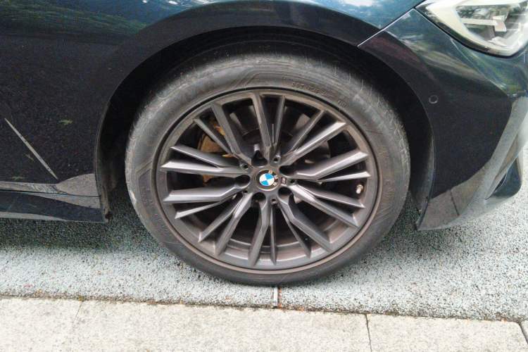 Used BMW 3 Series 2022 325Li M Sport Night Edition Package Right Front Wheel Hub