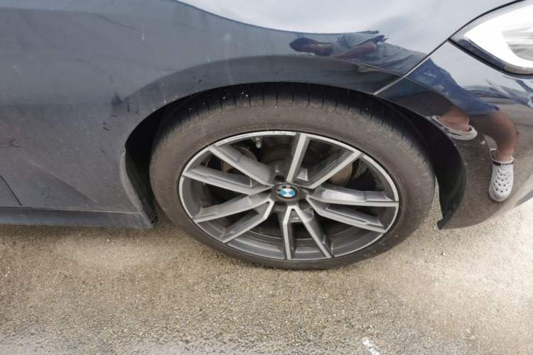 Used BMW 3 Series 2022 325Li M Sport Package Right Front Wheel Hub