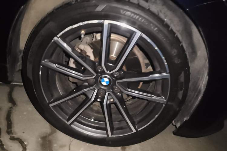 Used BMW 3 Series 2022 325Li M Sport Package Right Front Wheel Hub