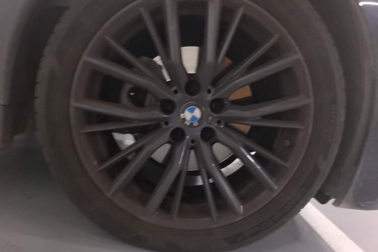 Used BMW 3 Series 2022 Restyled 325Li M Sport Night Edition Package Right Front Wheel Hub