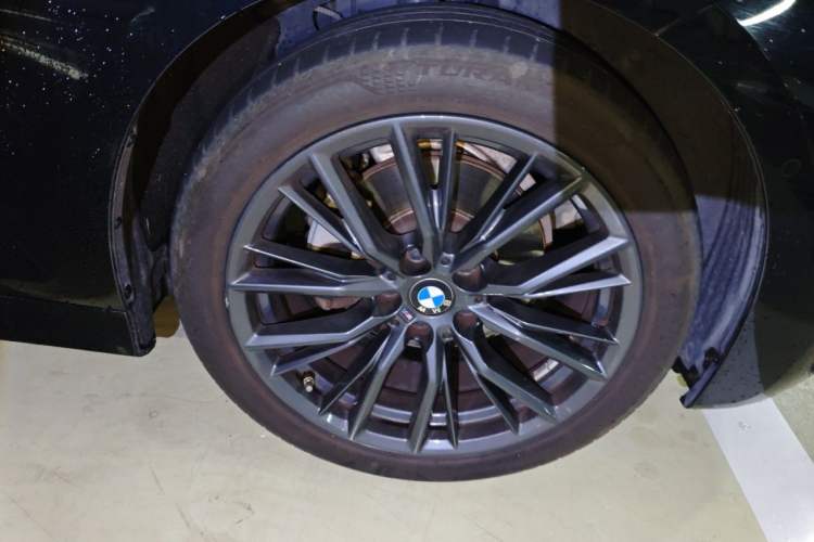 Used BMW 3 Series 2022 Restyled 325Li M Sport Night Edition Package Right Front Wheel Hub