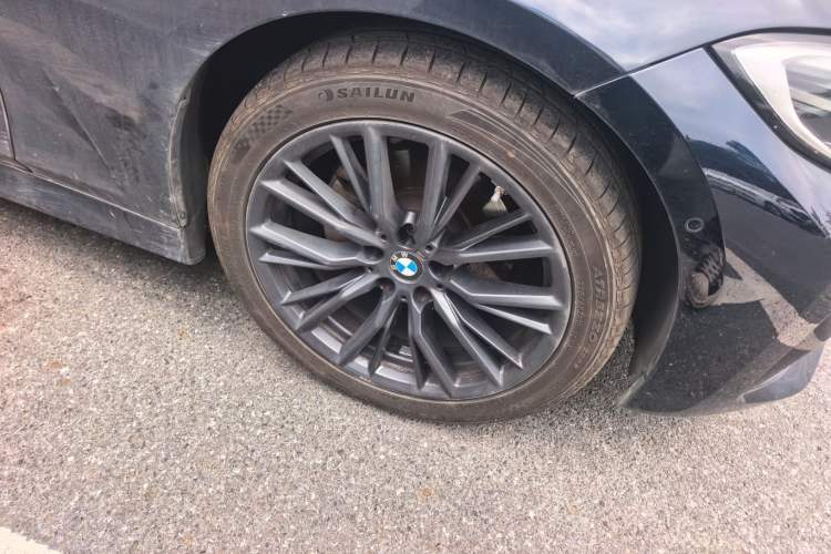 Used BMW 3 Series 2022 325Li M Sport Night Edition Package Right Front Wheel Hub