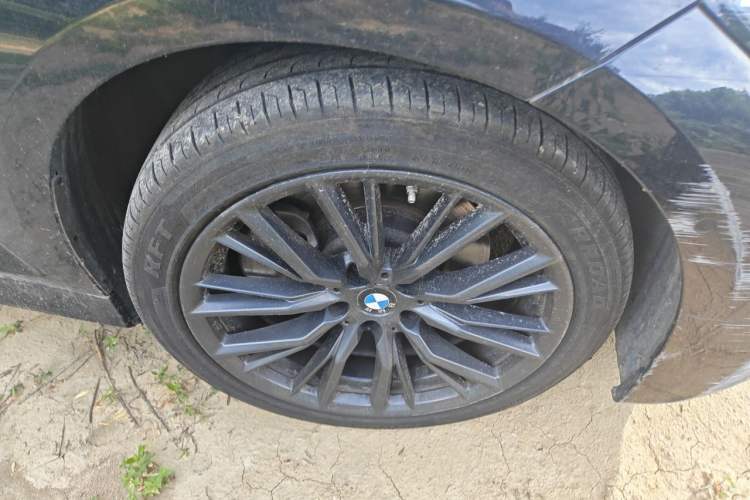 Used BMW 3 Series 2022 330Li xDrive M Sport Night Edition Package Right Front Wheel Hub