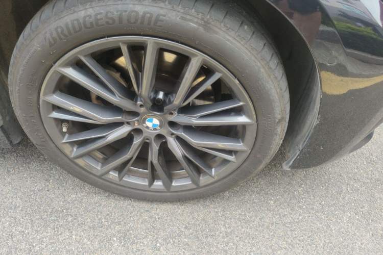 Used BMW 3 Series 2022 325Li M Sport Night Edition Package Right Front Wheel Hub