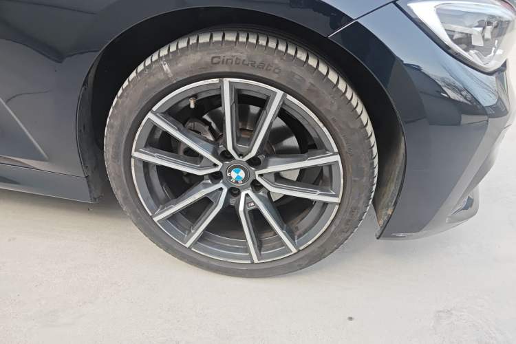 Used BMW 3 Series 2022 Restyled 325Li xDrive M Sport Package Right Front Wheel Hub