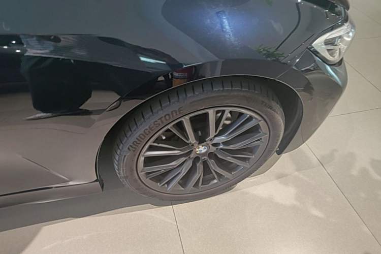 Used BMW 3 Series 2022 325Li M Sport Night Edition Package Right Front Wheel Hub