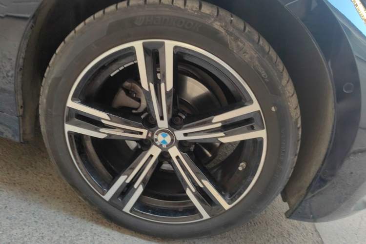 Used BMW 3 Series 2022 Updated 325i M Sport Package Right Front Wheel Hub