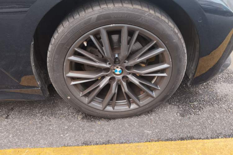 Used BMW 3 Series 2022 Updated 325i M Sport Package Right Front Wheel Hub