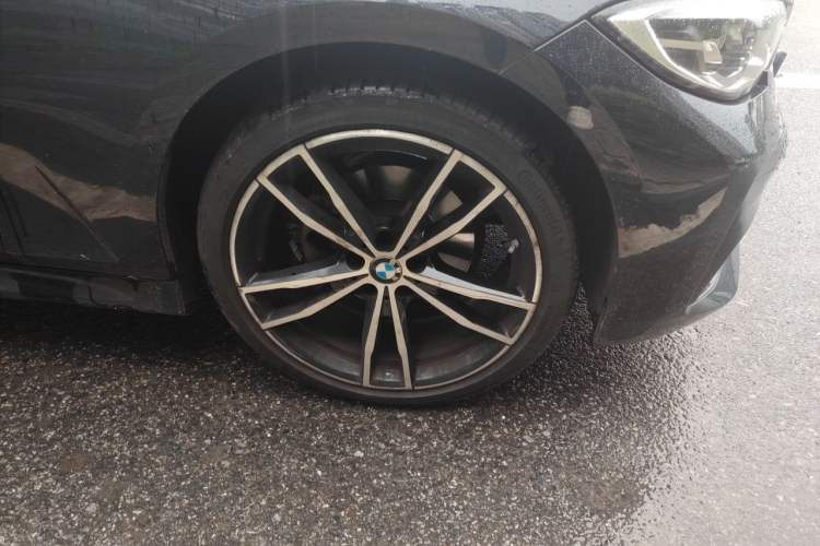 Used BMW 3 Series 2022 325Li M Sport Package Right Front Wheel Hub