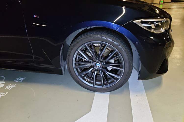 Used BMW 3 Series 2022 325Li M Sport Night Edition Package Right Front Wheel Hub