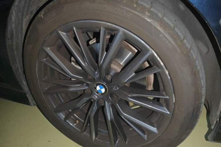 Used BMW 3 Series 2022 Restyled 325Li M Sport Night Edition Package Right Front Wheel Hub