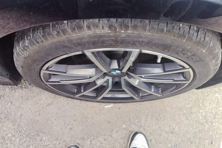 Used BMW 3 Series 2022 320Li M Sport Package Right Front Wheel Hub