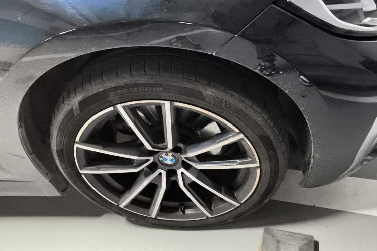 Used BMW 3 Series 2022 Updated 325Li M Sport Package Right Front Wheel Hub