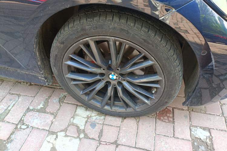 Used BMW 3 Series 2022 Restyled 325Li M Sport Night Edition Package Right Front Wheel Hub