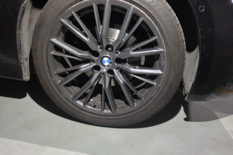 Used BMW 3 Series 2022 Updated 325i M Sport Package Right Front Wheel Hub
