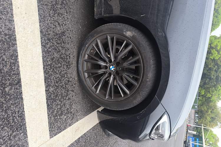 Used BMW 3 Series 2022 Restyled 325Li M Sport Night Edition Package Right Front Wheel Hub