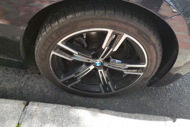 Used BMW 3 Series 2022 Updated 325i M Sport Package Right Front Wheel Hub