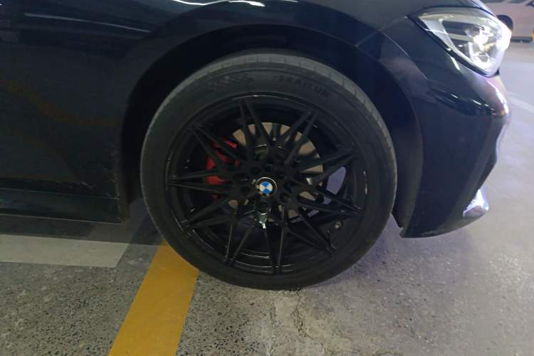 Used BMW 3 Series 2022 325Li xDrive M Sport Package Right Front Wheel Hub
