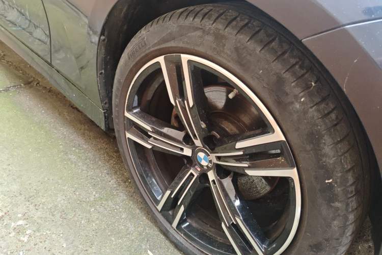 Used BMW 3 Series 2022 325i M Sport Package Right Front Wheel Hub